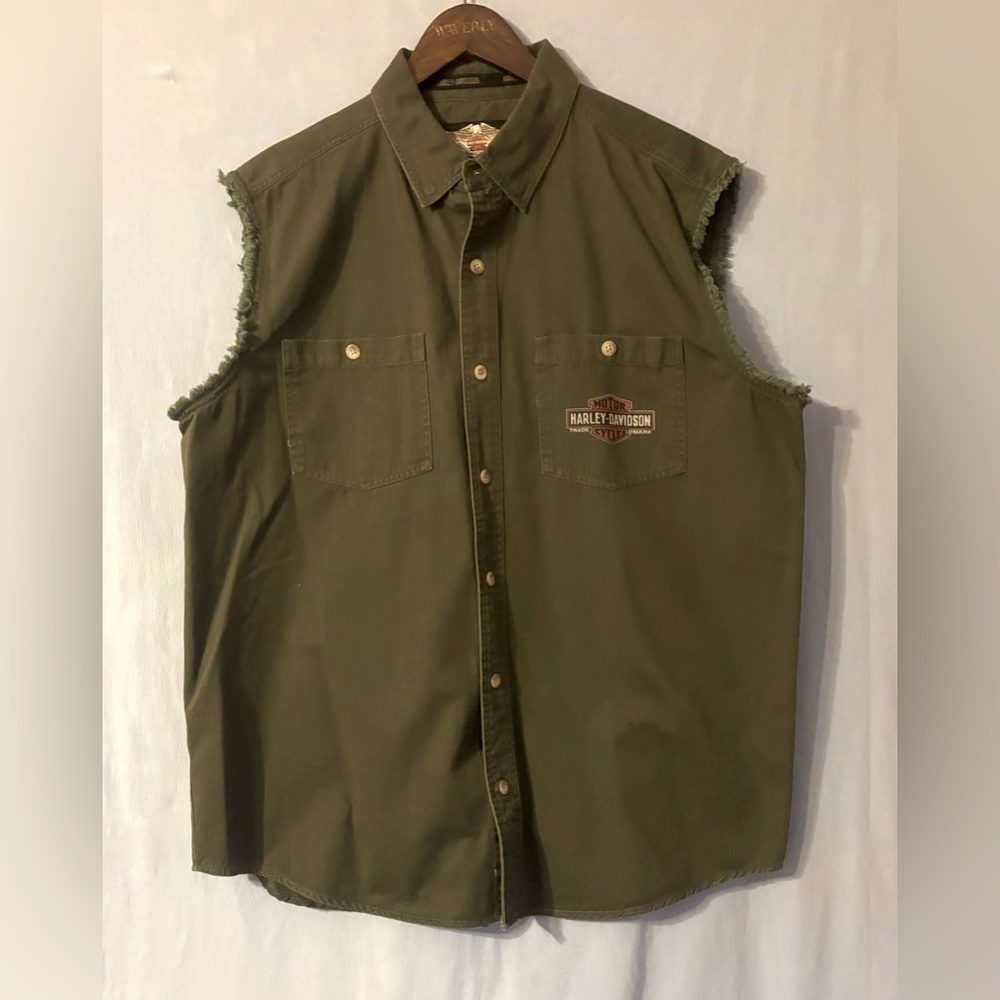 Men’s Milwaukee, WI Army Green Harley Davidson Sleeveless Shirt Size XL